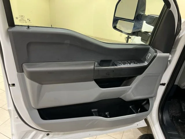 Used 2024 Oxford White Ford XL image 17