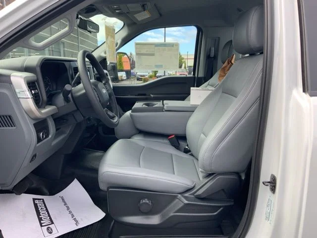 2025 Ford F-350 Super Duty Chassis Cab XLT - Photo 11
