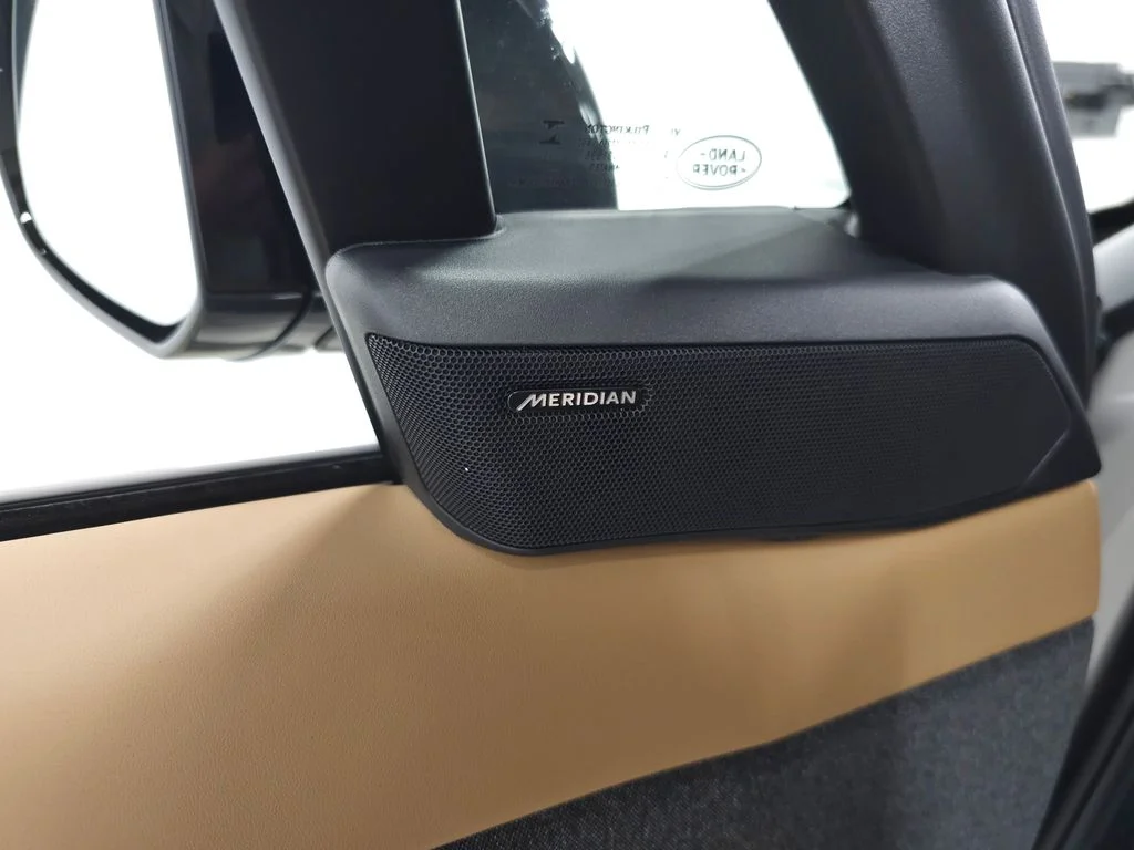 New 2026 Borasco Grey Land Rover Dynamic SE image 14