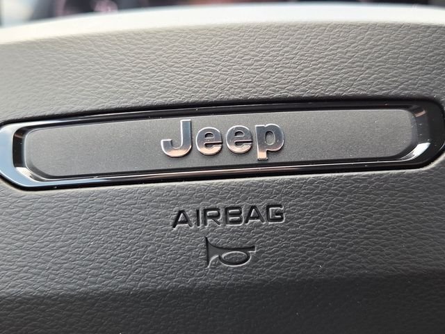 New 2026 Sting-Gray Clear-Coat Exterior Paint Jeep Laredo image 30