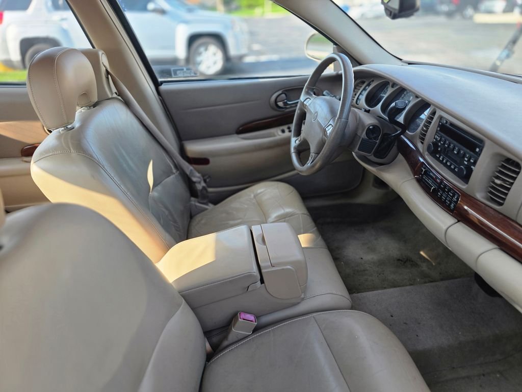 Used 2005 Cashmere Metallic Buick Custom image 5