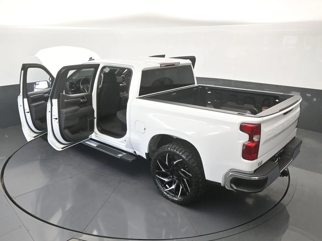 Used 2026 Summit White Chevrolet LT image 68