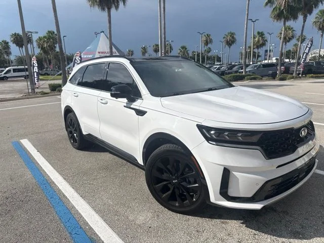 Used 2021 White Kia SX-Prestige image 3