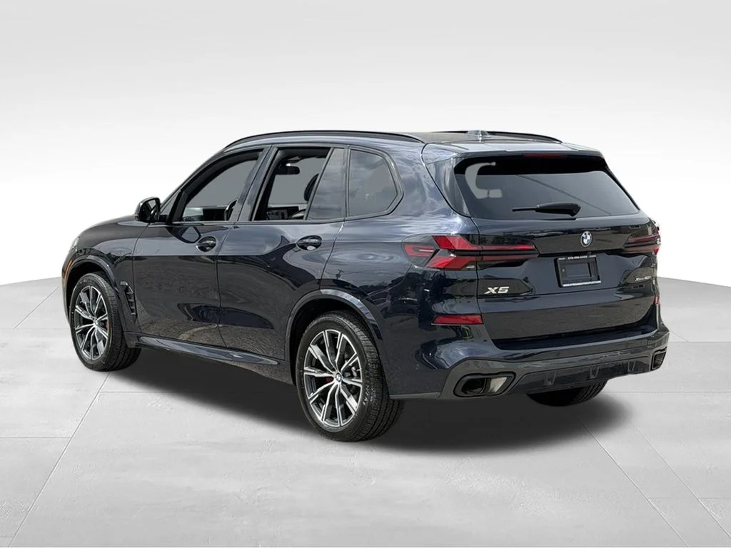 Used 2024 Black BMW xDrive40i image 5