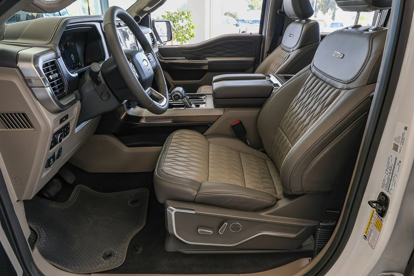 New 2026 Star White Metallic Tri-Coat Ford Platinum® image 10