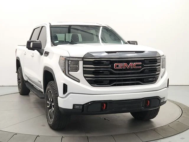 Used 2022 White GMC AT4 image 2