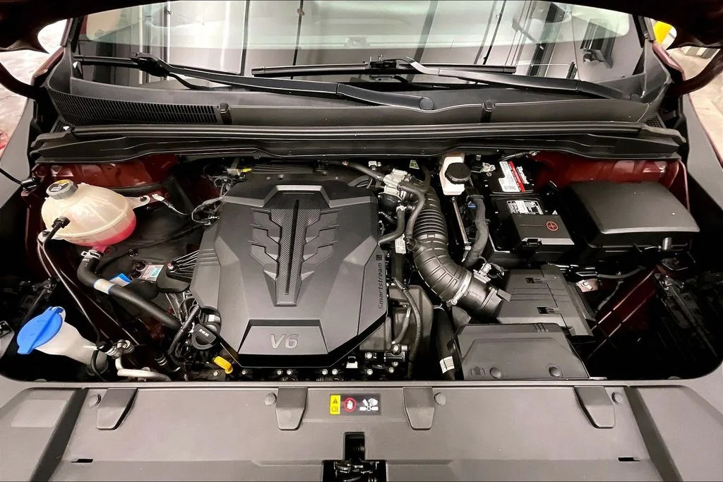 Certified Used 2022 Red Kia LXS image 14