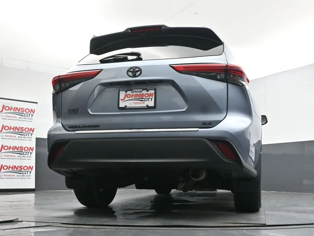 Used 2023  Toyota XLE image 41