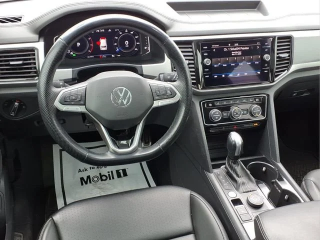 Used 2022  Volkswagen 3.6L V6 SEL R-Line Black image 19