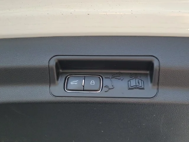 Used 2021 White Ford XLT image 10