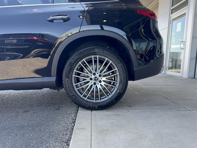 New 2026 Black Mercedes-Benz GLC 300 4MATIC® image 8