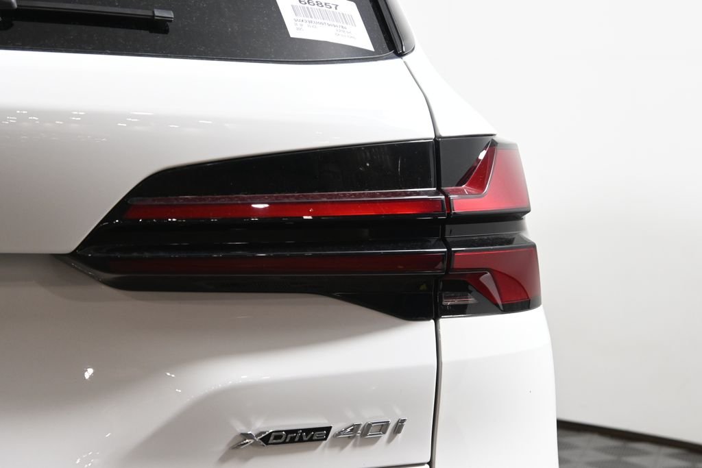 New 2026 Alpine White BMW xDrive40i image 13