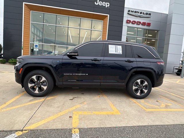 Used 2022 Jeep Grand Cherokee 4xe with VIN 1C4RJYB64N8747758 for sale in Kansas City