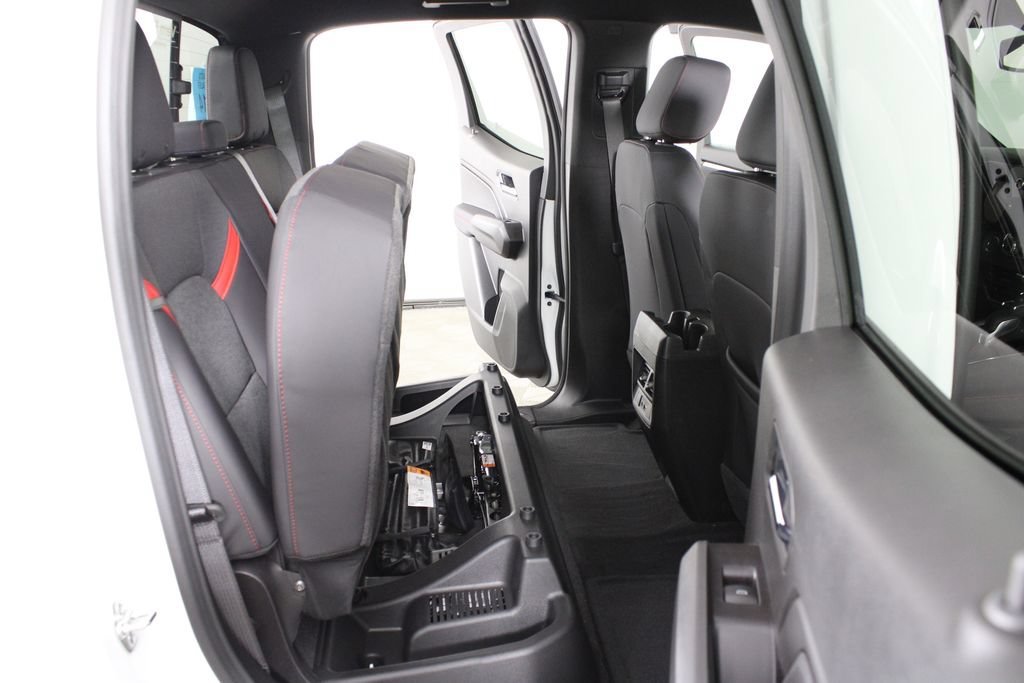 2026 Chevrolet Colorado Z71 - Photo 13