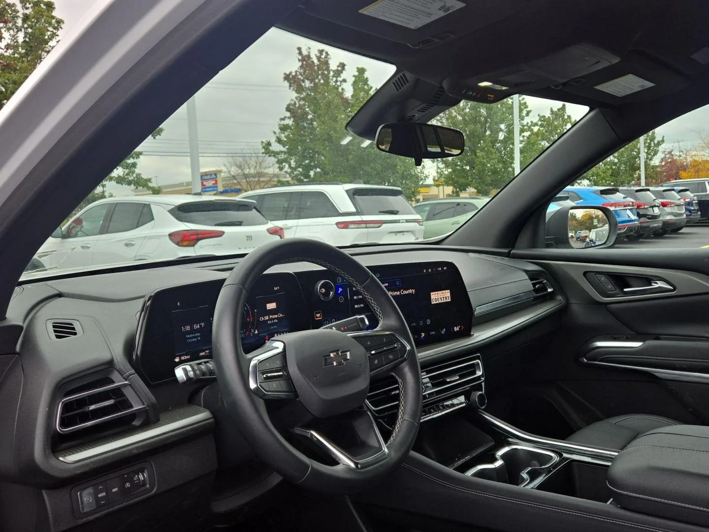 Used 2025 Summit White Chevrolet AWD LT image 3
