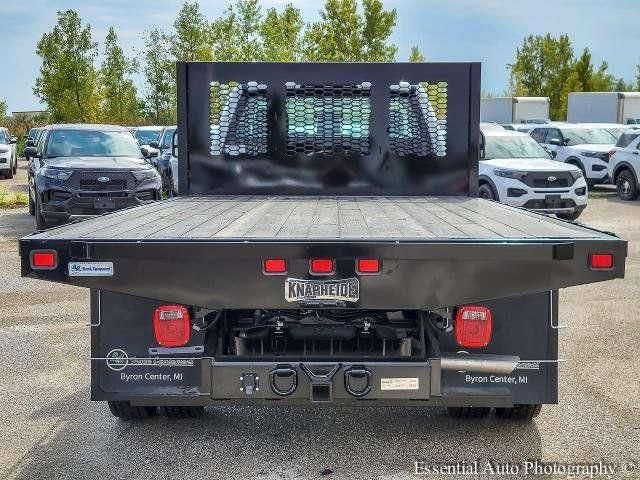 New 2025 Oxford White Ford F-450® XL image 30