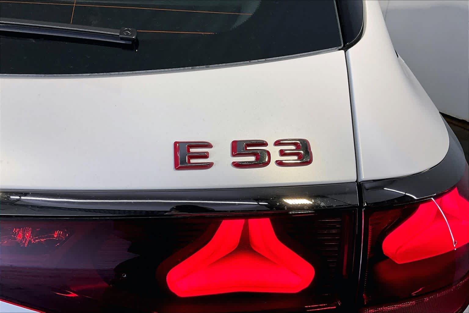 New 2027 MANUFAKTUR Moonlight White Magno Mercedes-Benz AMG® E 53 Hybrid image 6