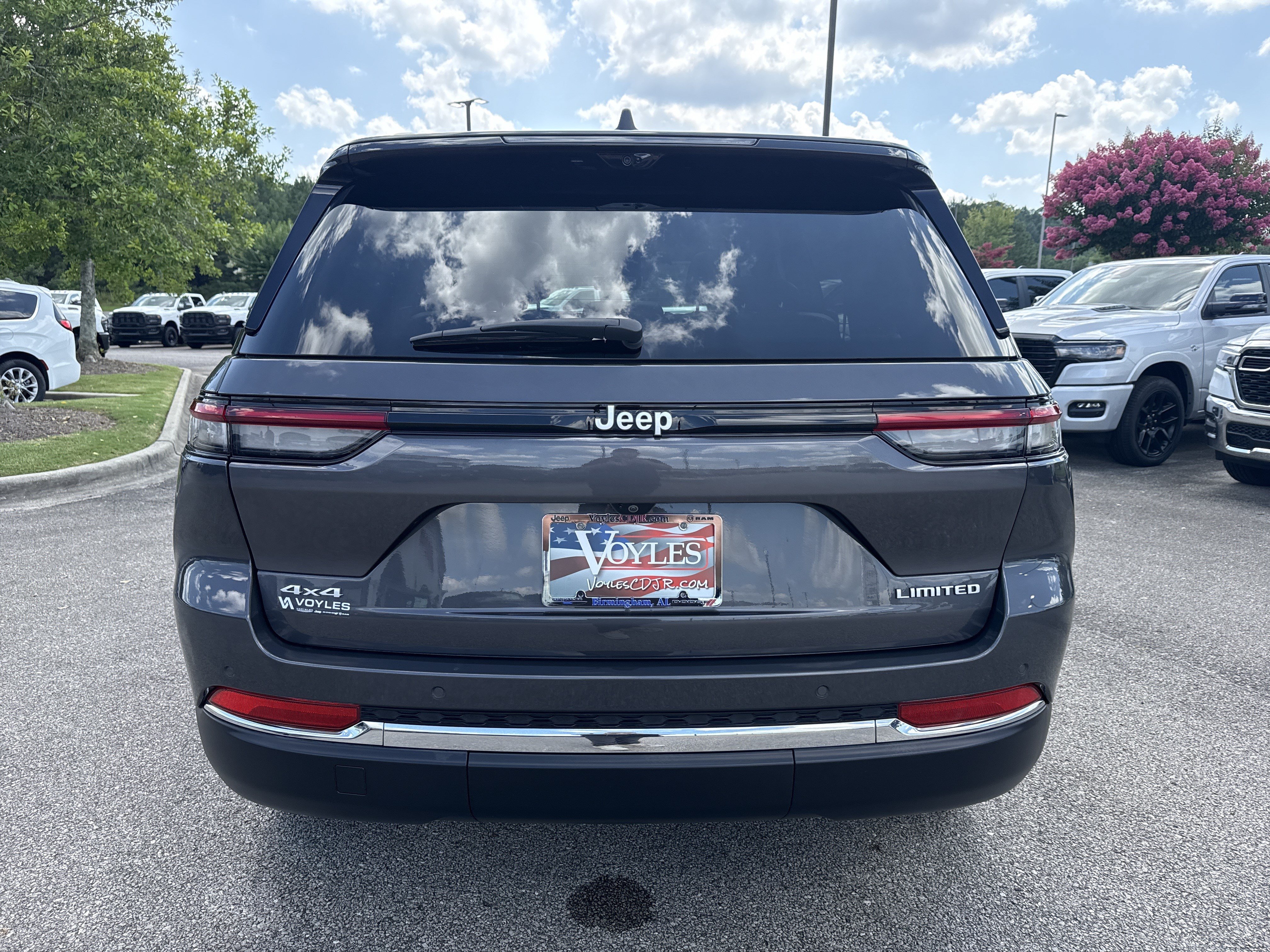 Used 2024 Baltic Gray Metallic Clearcoat Jeep Limited image 12