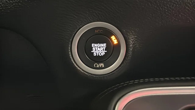 Used 2019 White Dodge SXT image 21