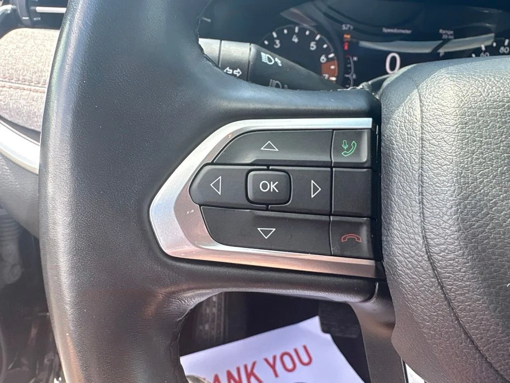 Used 2022 Black Jeep Latitude Lux image 17