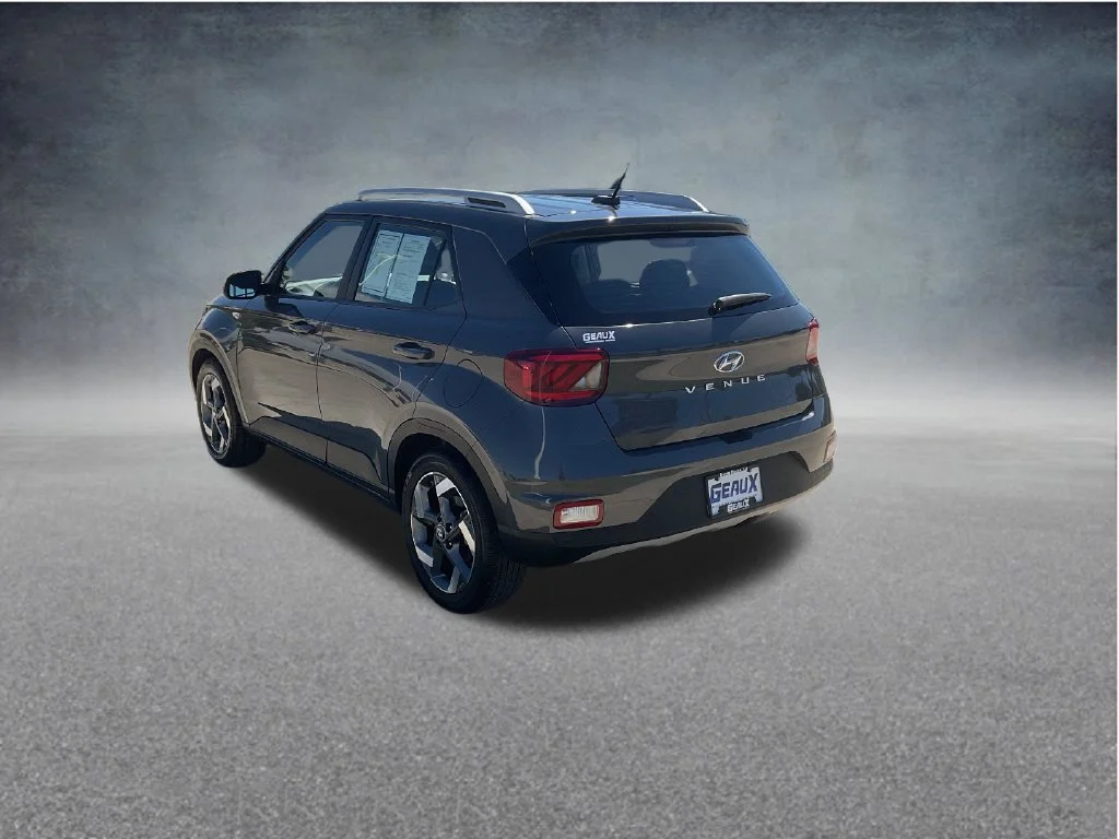 Used 2025 Gray Hyundai SEL image 5
