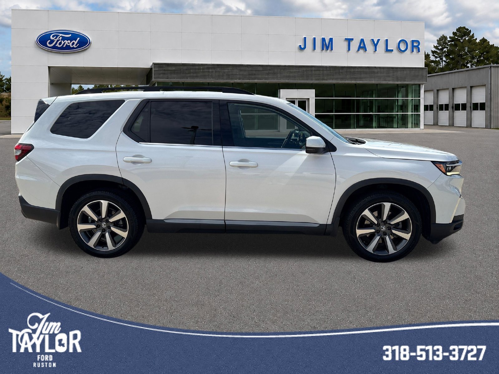 Used 2024 White Honda Touring image 2