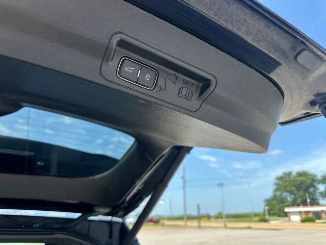 Used 2020 Black Ford Limited image 26