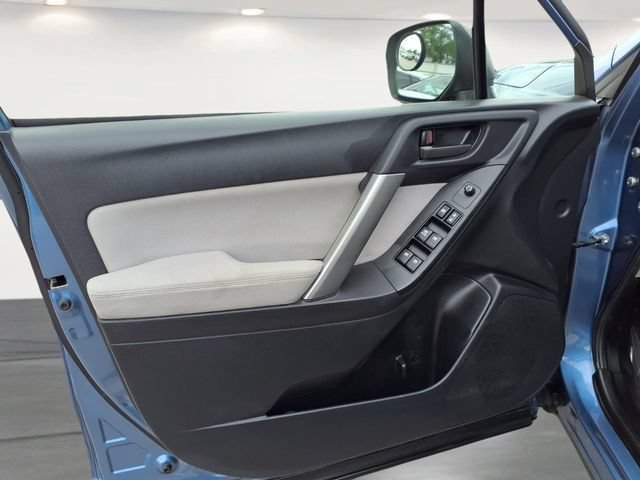 Used 2015  Subaru 2.5i image 14