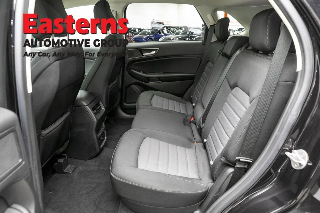 Used 2023 Black Ford SE image 20