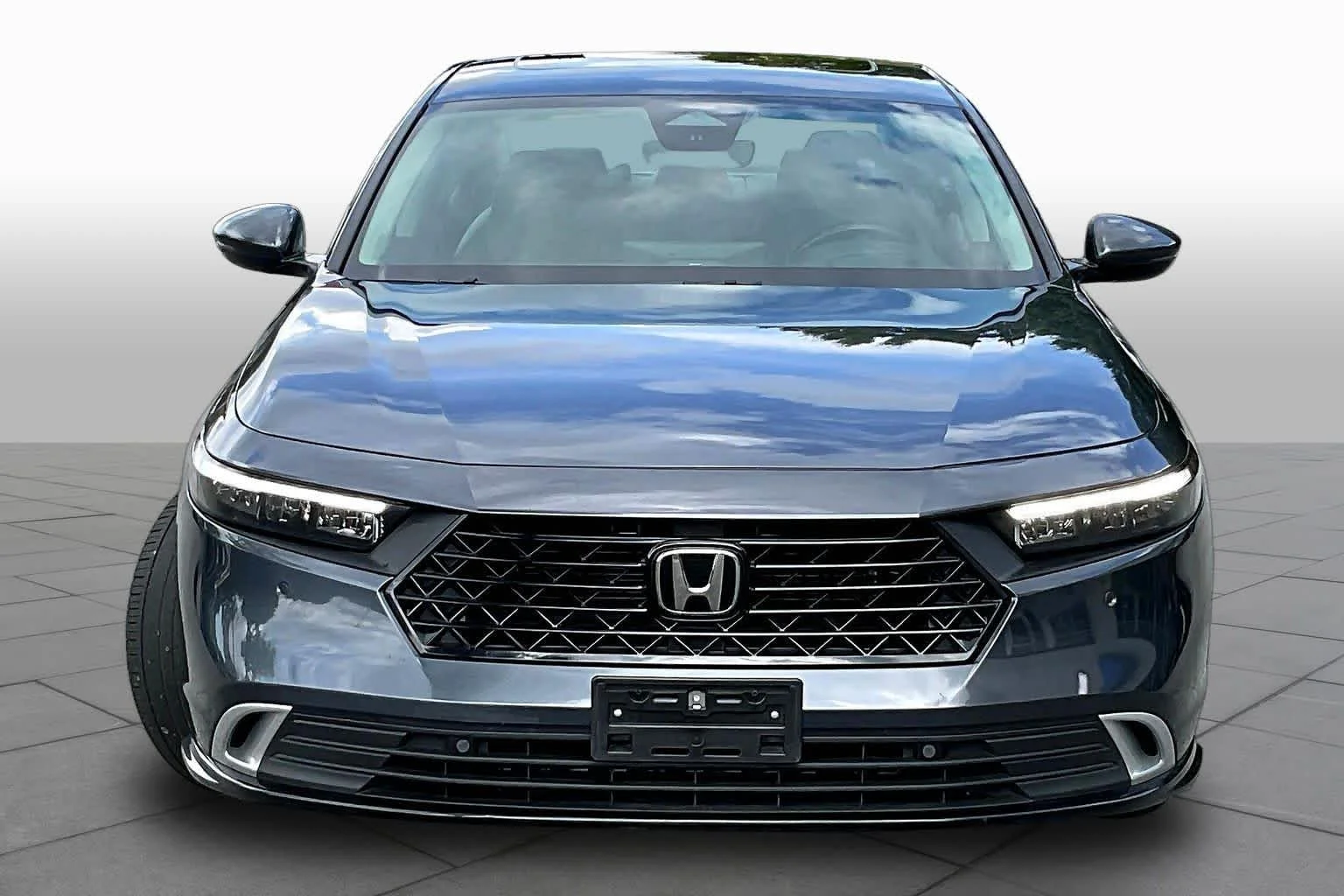 Used 2025 Meteorite Gray Metallic Honda Touring image 4