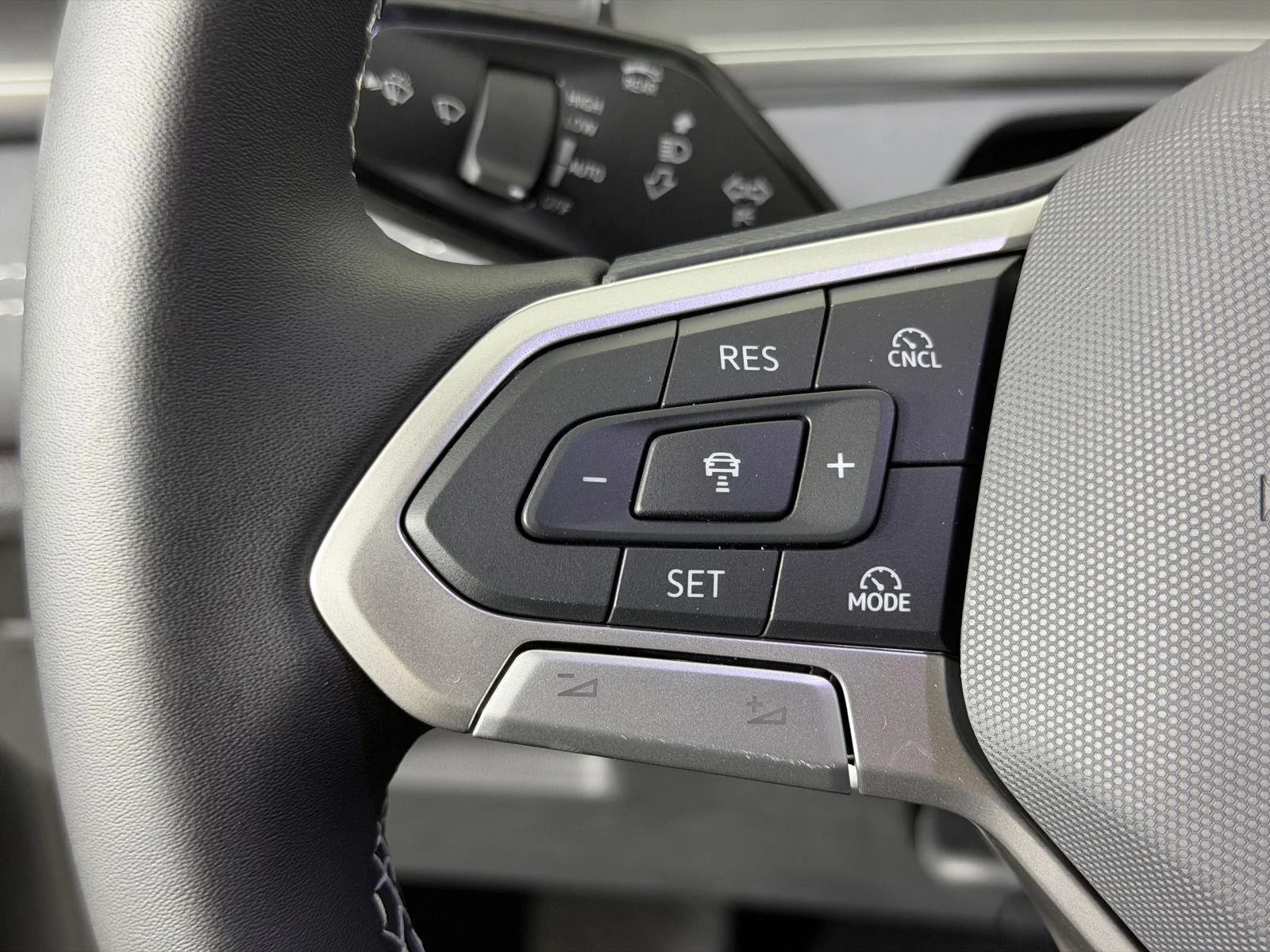 New 2026 Platinum Gray Metallic Volkswagen SE image 26