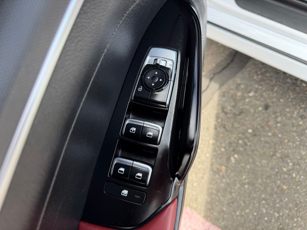 Used 2024 Glacial White Pearl Kia GT-Line image 11