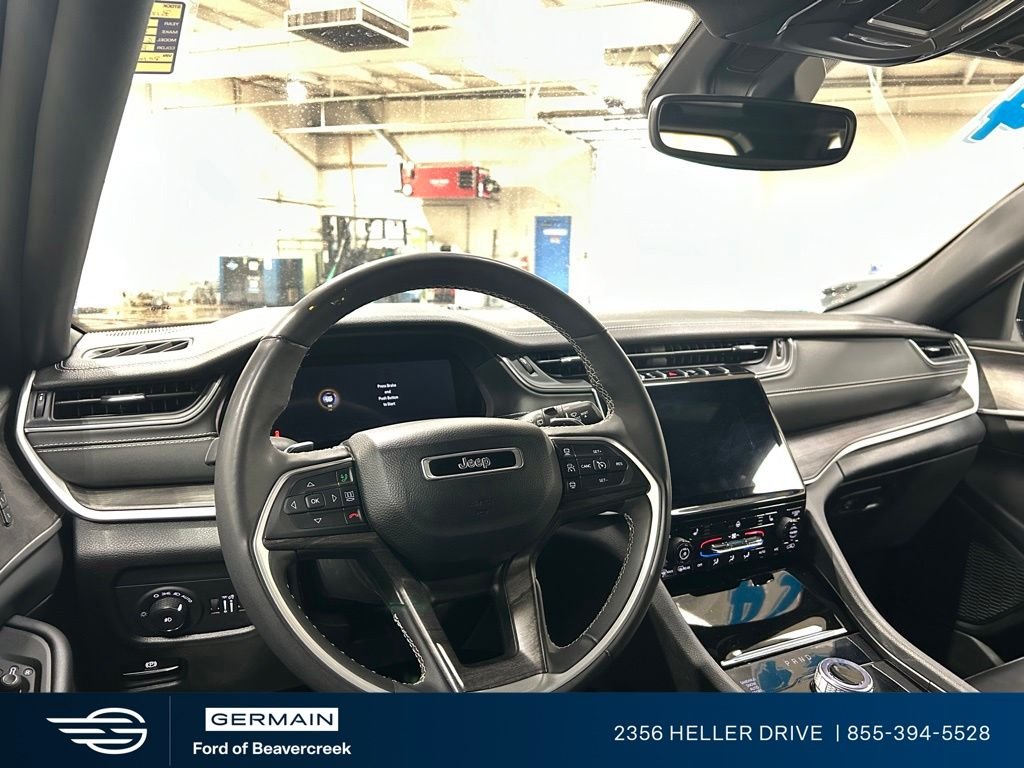 Used 2024 Velvet Jeep Limited image 14