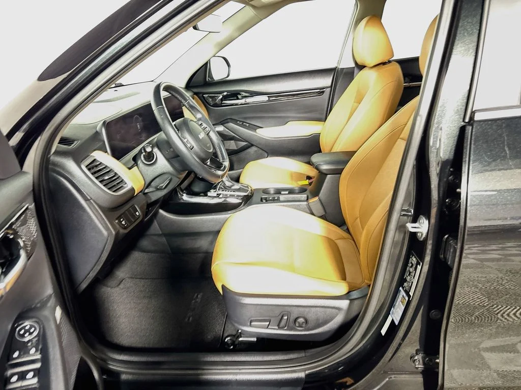 Used 2024 Black Kia SX image 11