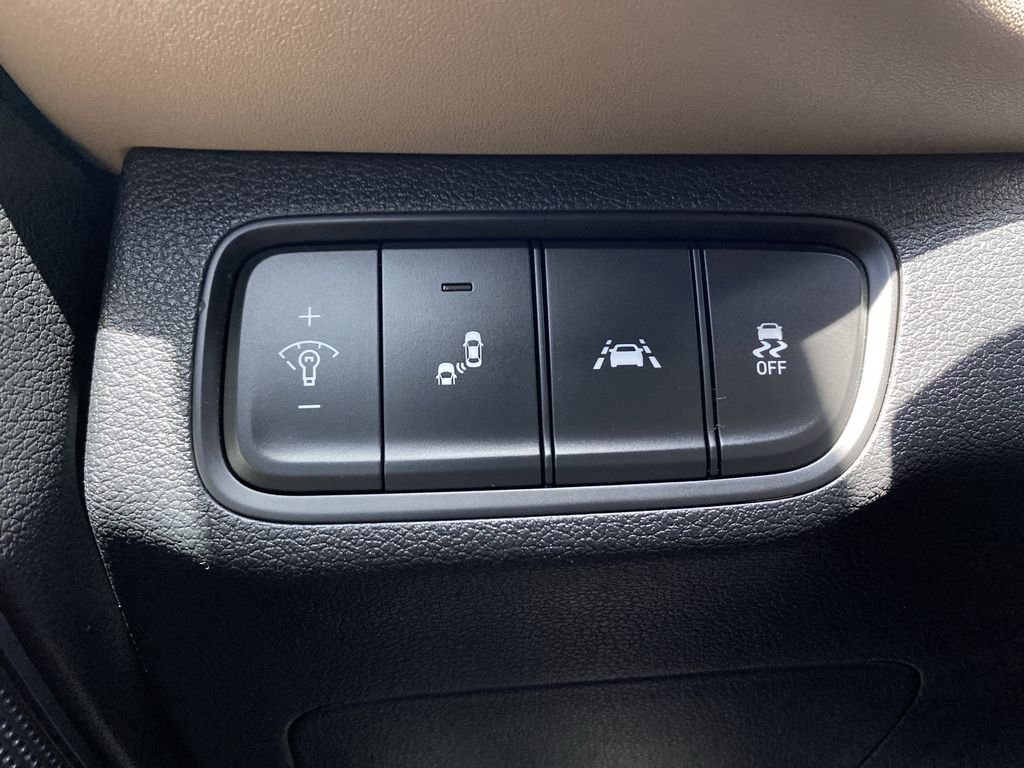 Used 2020 Quartz White Hyundai SEL image 18