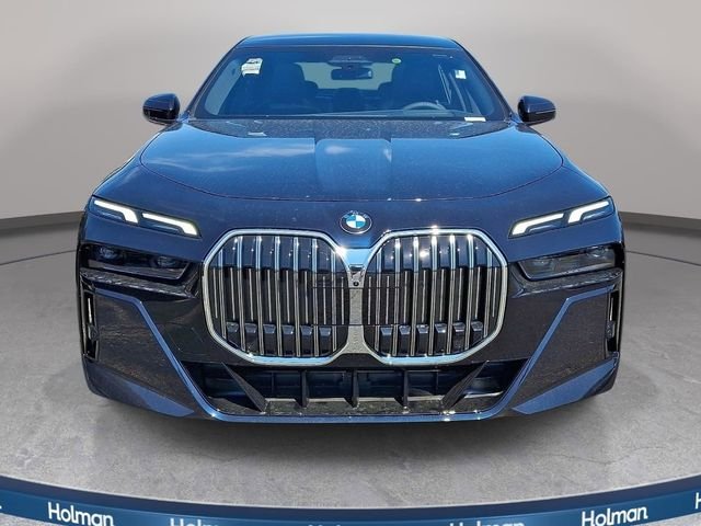 New 2026 Carbon Black Metallic BMW 740i xDrive image 2