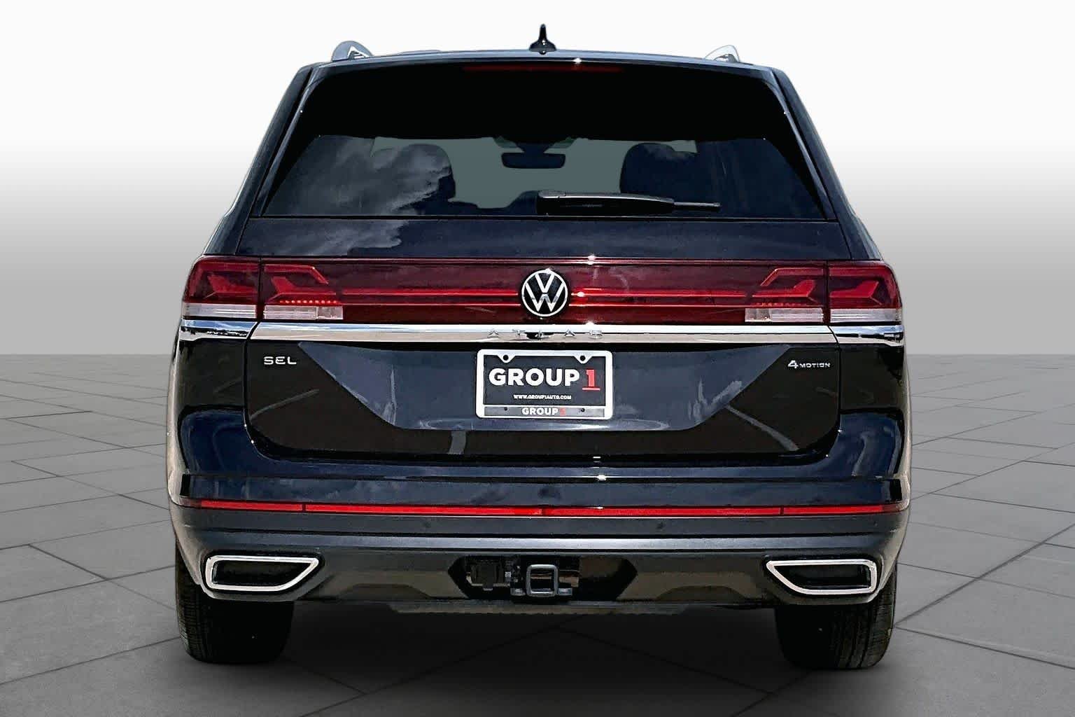 Used 2025 Deep Black Pearl Volkswagen 2.0T SEL image 5