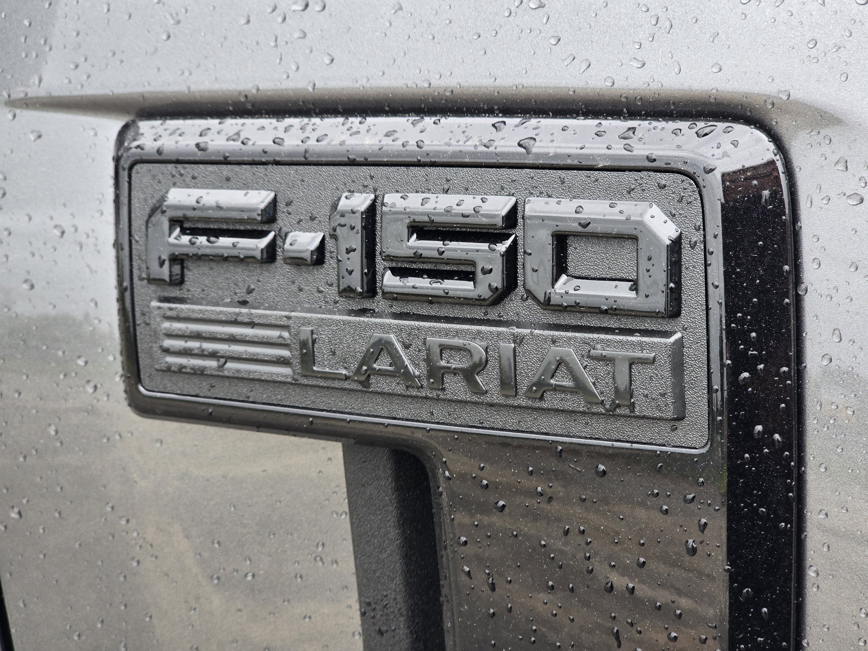 New 2026 Carbonized Gray Metallic Ford LARIAT image 32