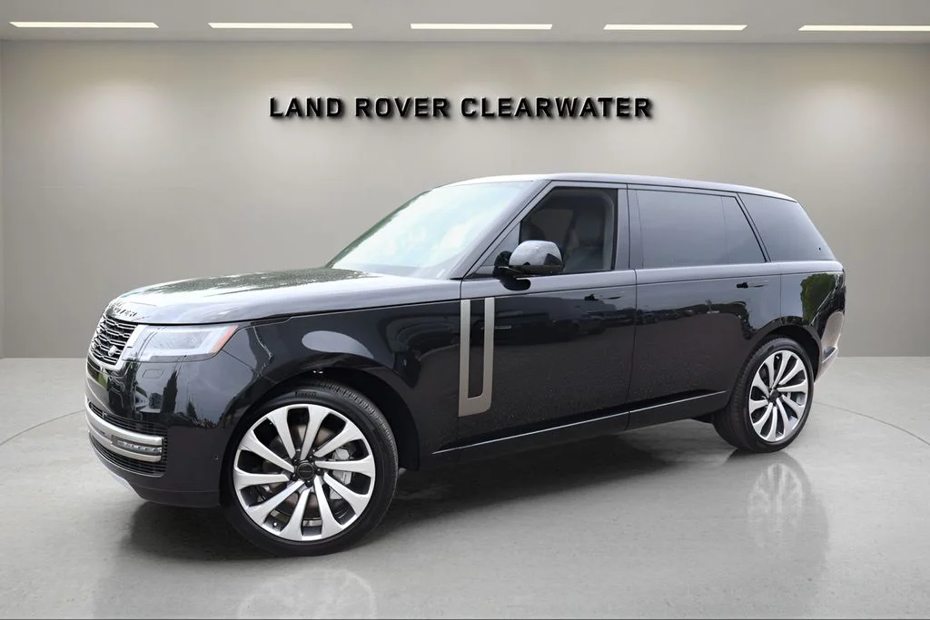 New 2026 Santorini Black Land Rover SE image 1