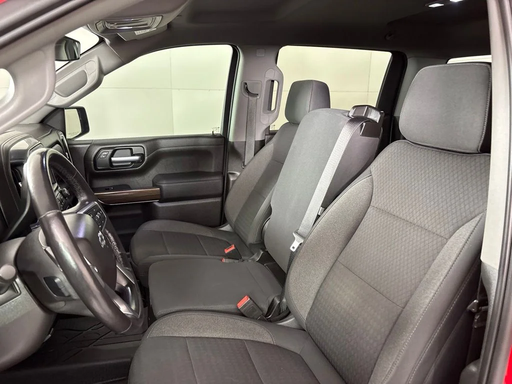 Used 2020 Red Chevrolet RST image 31