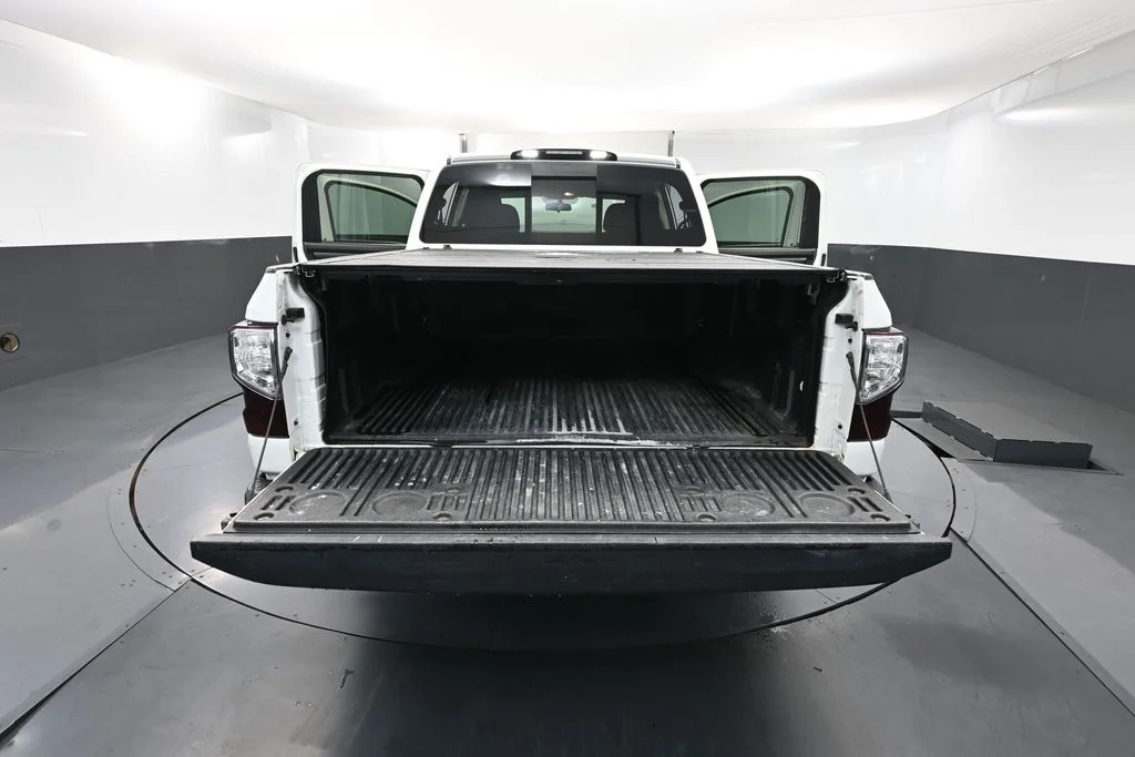 Used 2018 White Nissan SV image 35