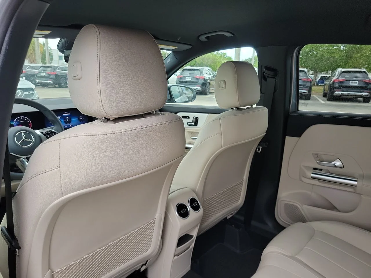 New 2026 Cirrus Silver Metallic Mercedes-Benz GLA 250 image 11