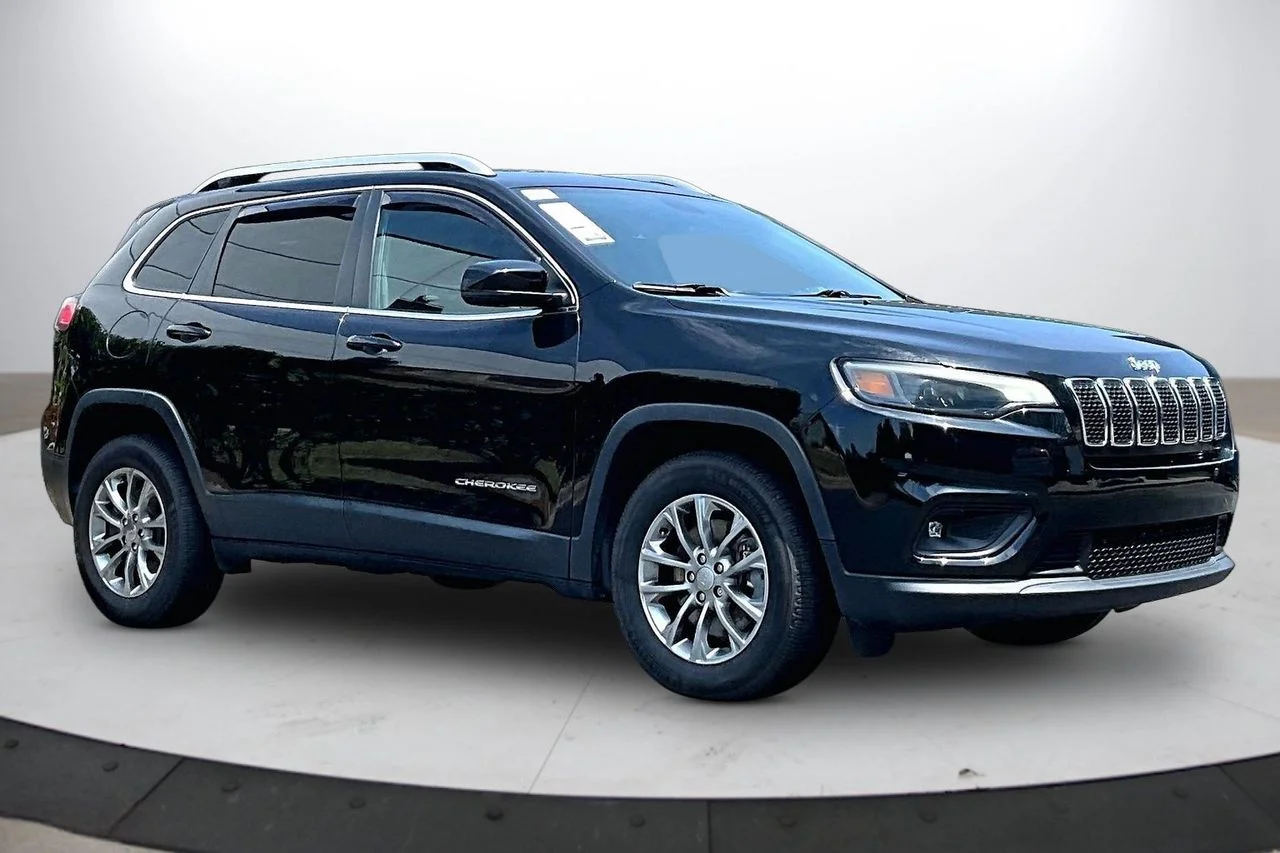Certified Used 2019 Black Jeep Latitude Plus image 2