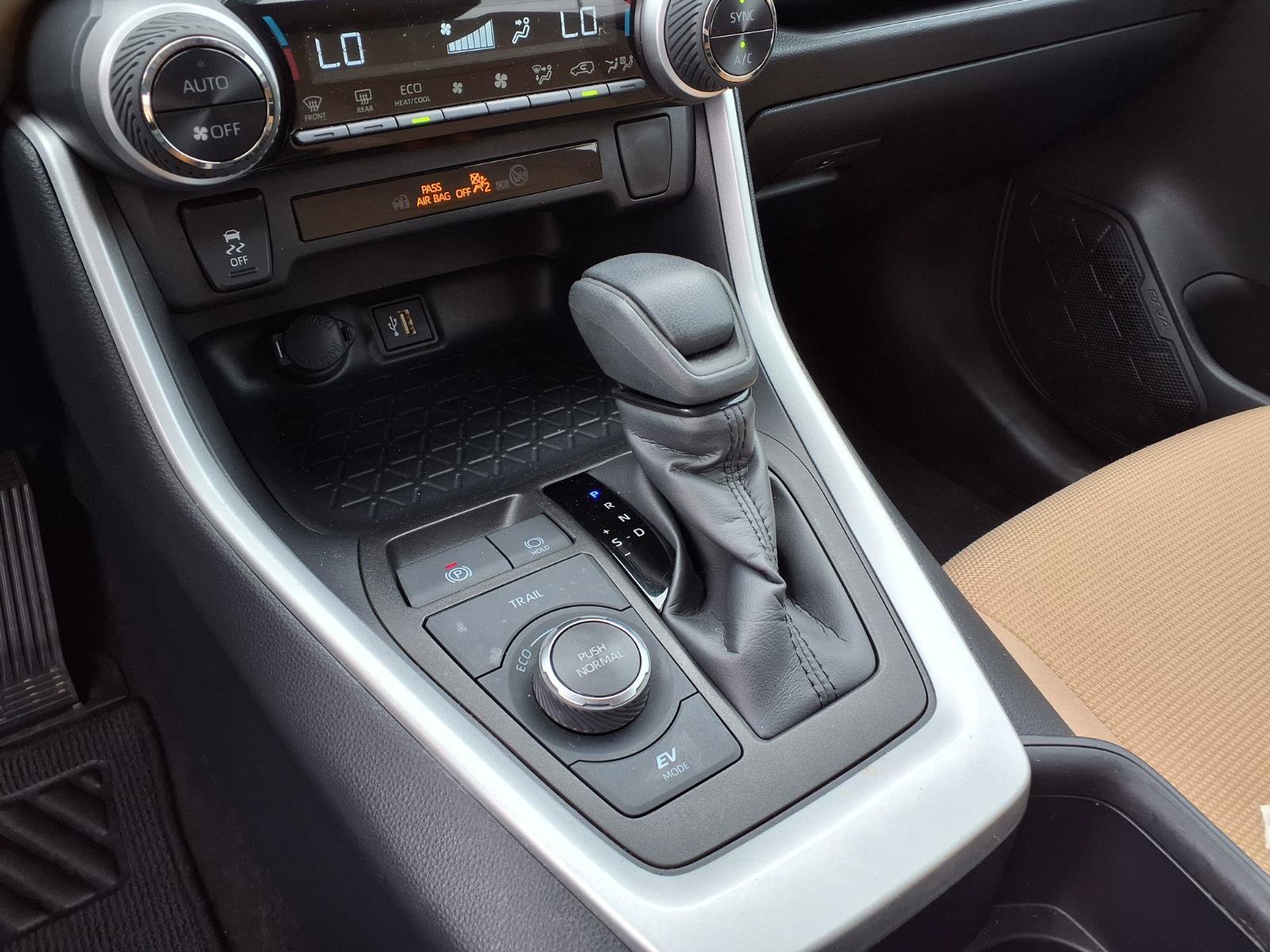 Certified Used 2025 Ice Toyota LE image 25