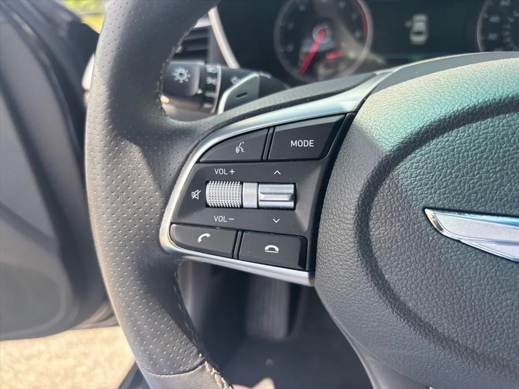 Used 2021 Black Genesis 2.0T image 16