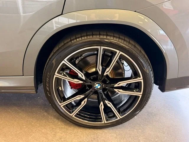 Used 2024 Skyscraper Gray Metallic BMW M60i image 27
