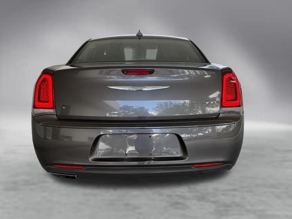 Used 2019 Gray Chrysler Touring image 30