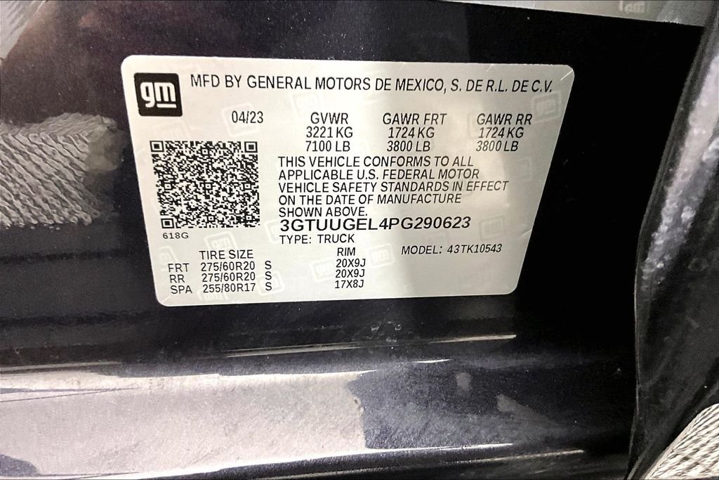 Used 2023 Silver GMC Denali image 17