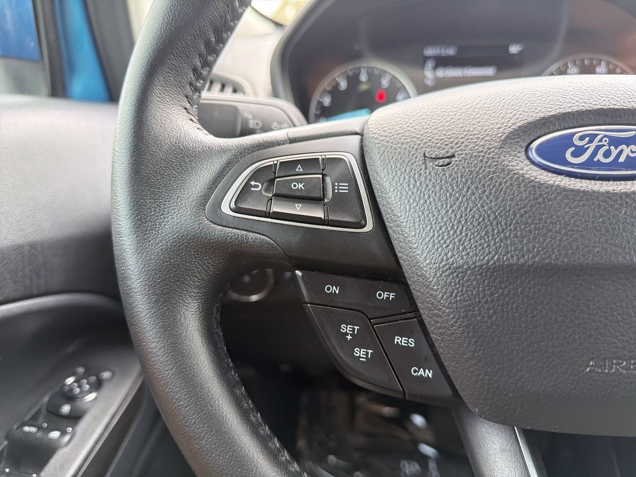 Used 2020 Blue Candy Ford SE image 27