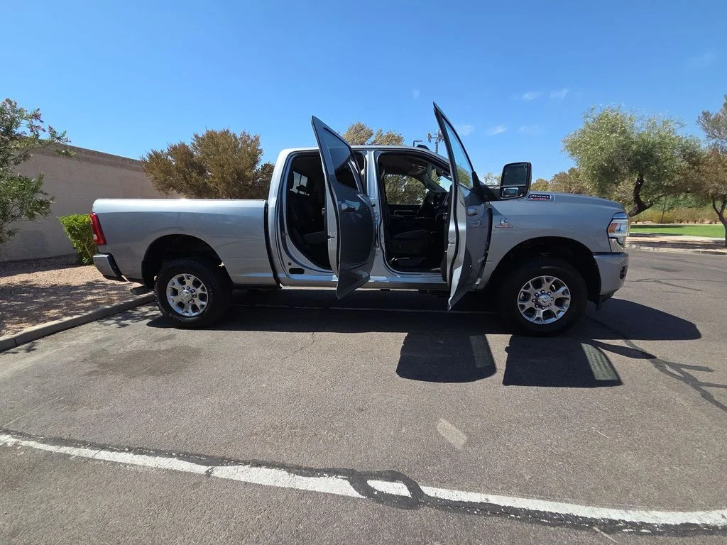Used 2024 Silver Ram Laramie image 2